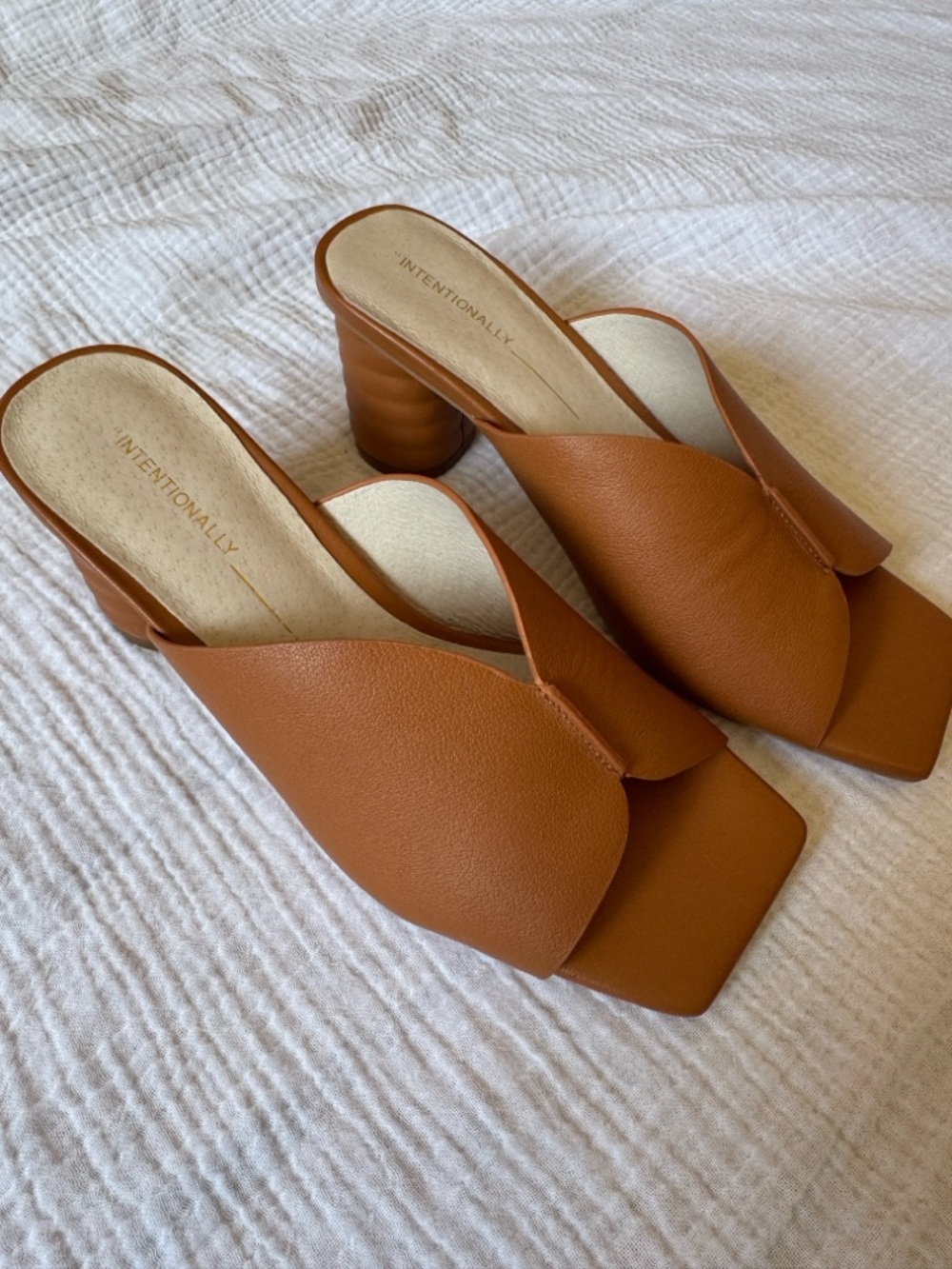 INTENTIONALLY BLANK Cognac Brown Leather Block Heel Mules - Picture 4 of 11